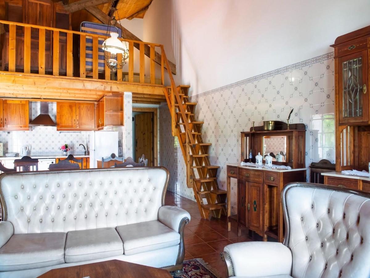 Вілла House With Authentic Tiling And Antique Furniture Монтемор-у-Нову Екстер'єр фото